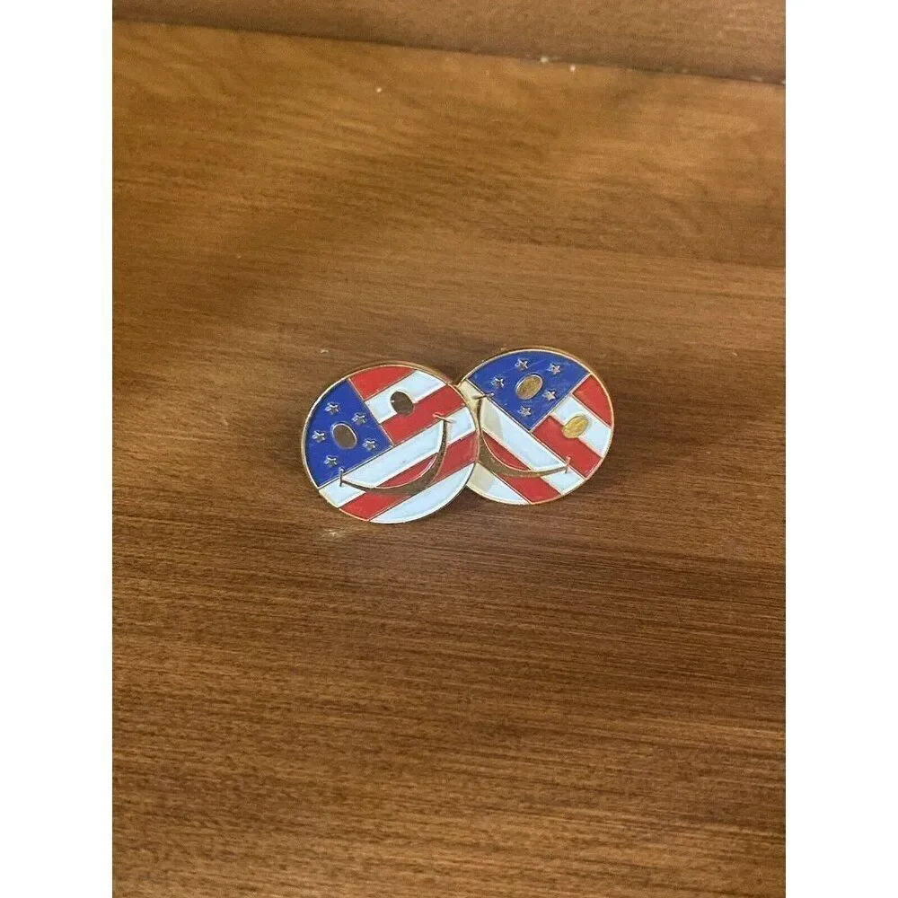 T. DUBOIS Cufflinks Cuff Links SMILEY FACE AMERICAN FLAG Round Enamel GOLD TONE